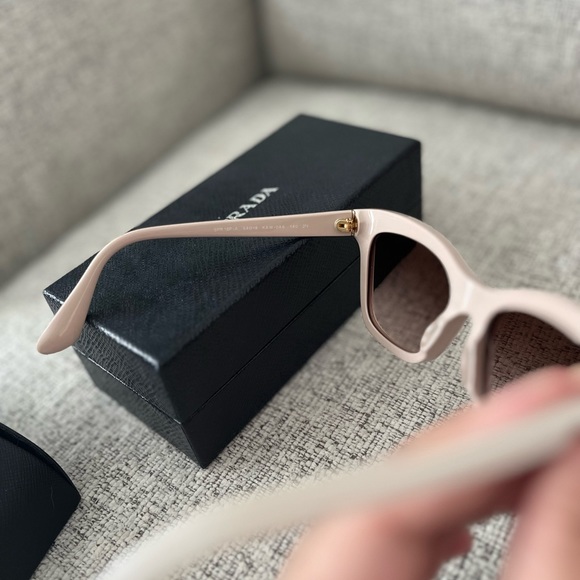 Prada Sunglasses - Picture 4 of 10